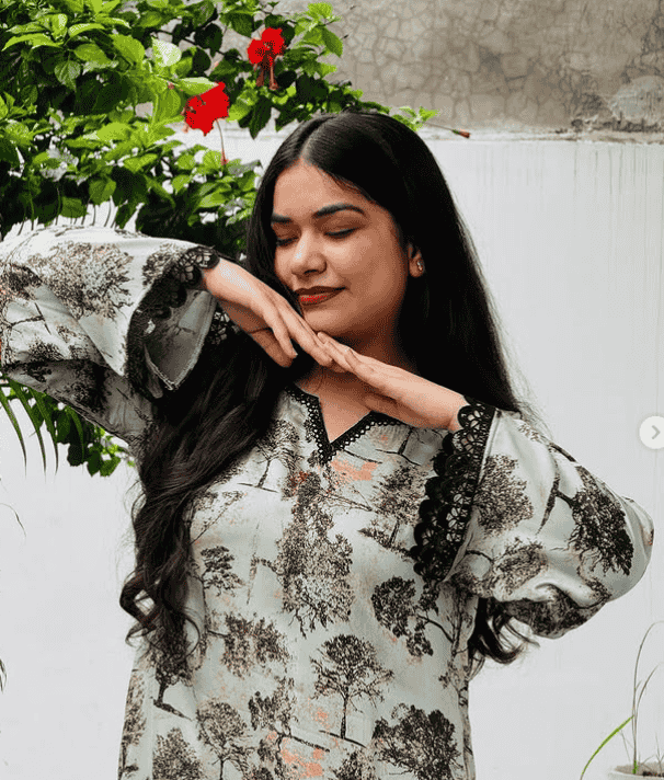 "Great Customer Service!" I had a small issue with my order, and I was so pleased with the customer service team at [Your Brand Name]. They were quick to respond and resolved my issue efficiently. Plus, the clothing I received is stunning! I’m a fan of the quality and design, and I’ll be back for more. Thank you for the great service!